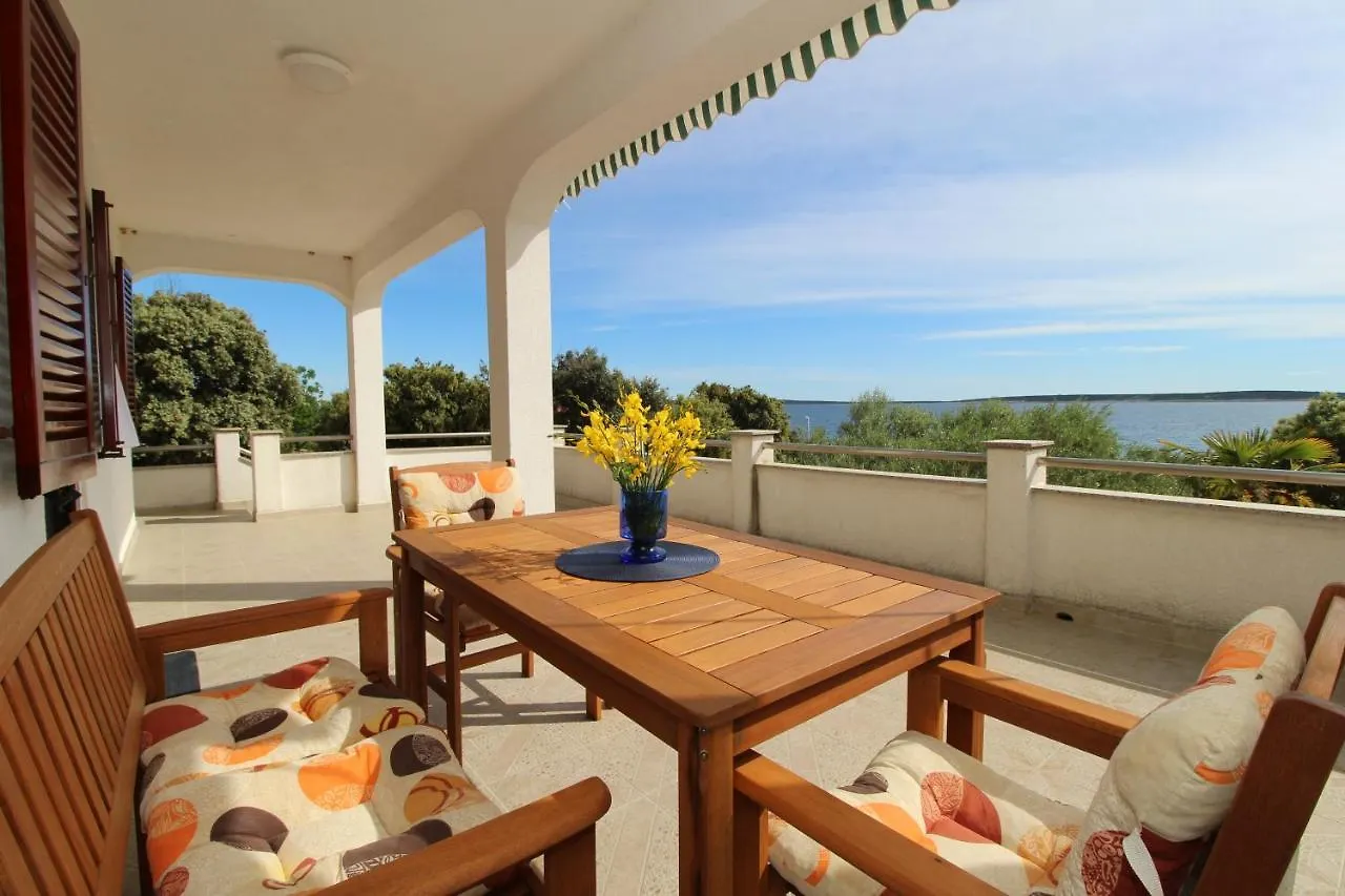 Apartments By The Sea Mandre, Pag - 6284 Kolan