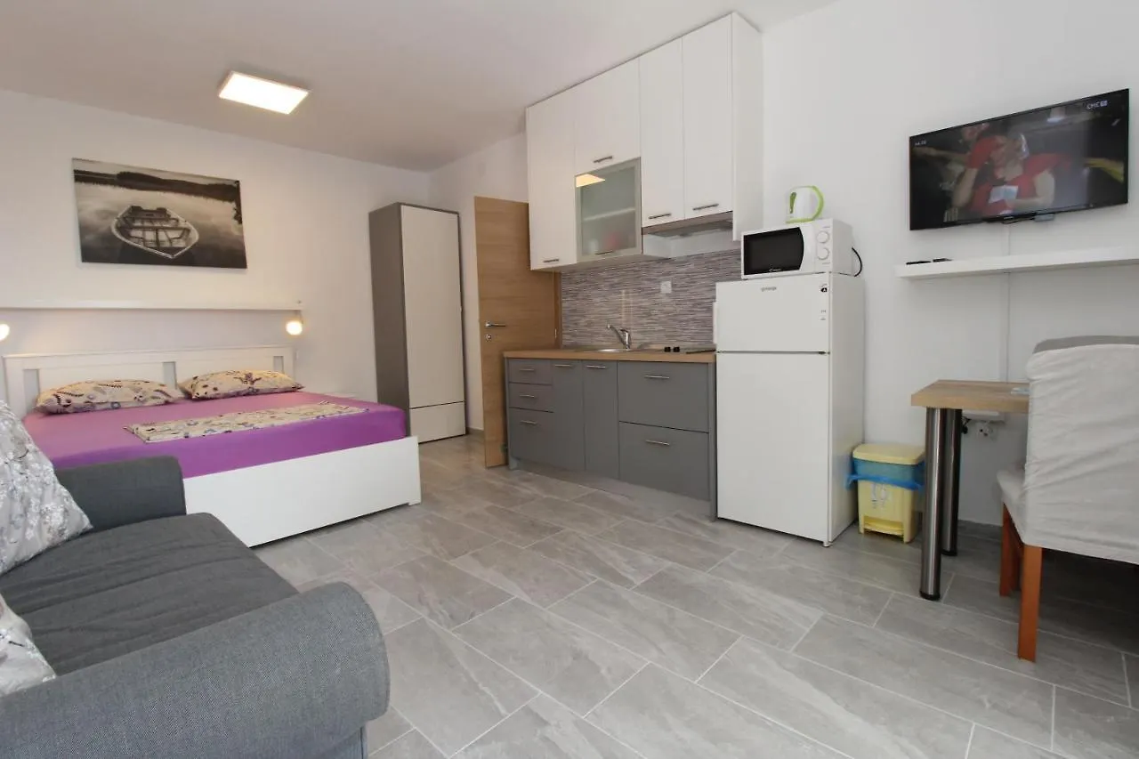 Apartments By The Sea Mandre, Pag - 6284 Kolan
