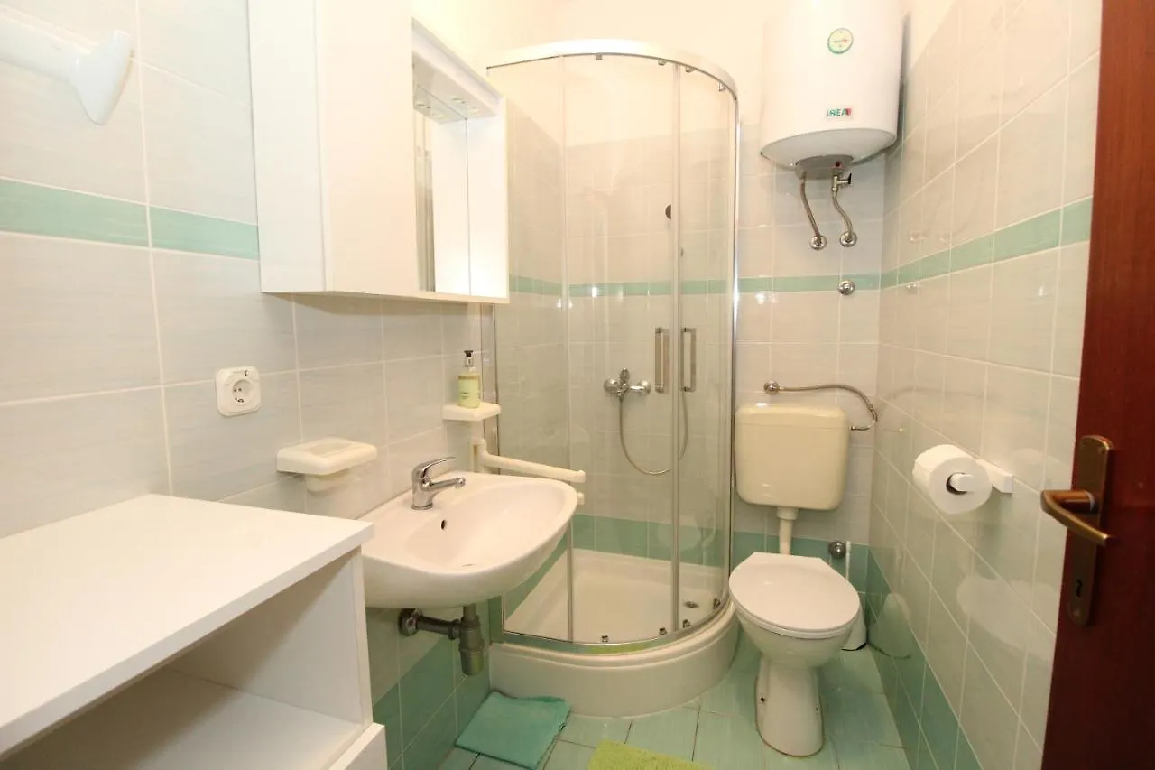 Apartments By The Sea Mandre, Pag - 6284 Kolan