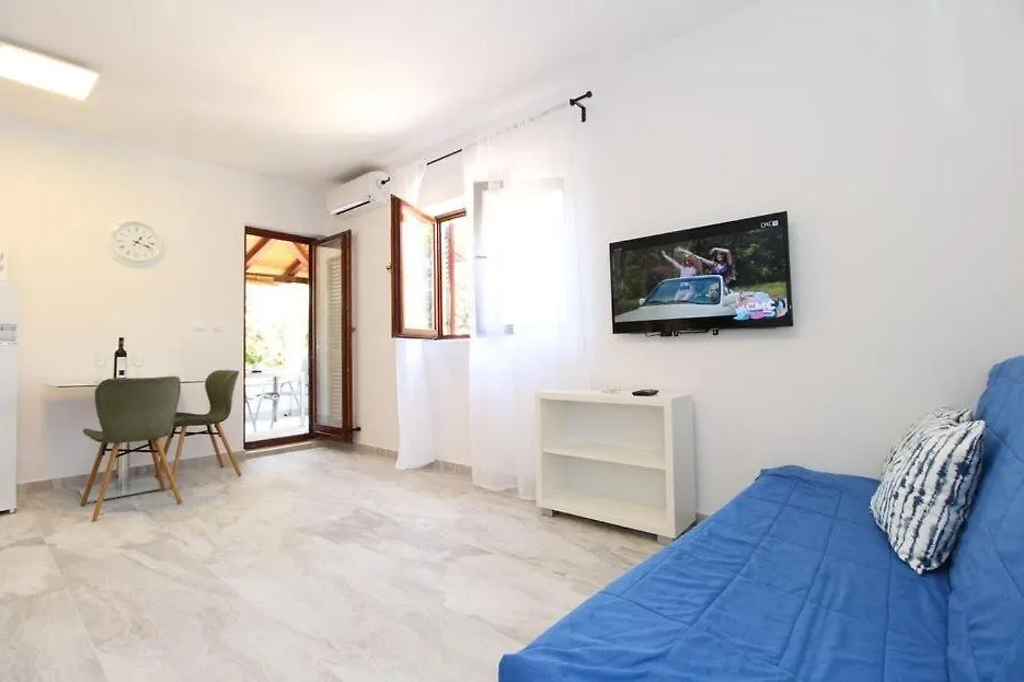 Apartments By The Sea Mandre, Pag - 6284 Kolan 0*,
