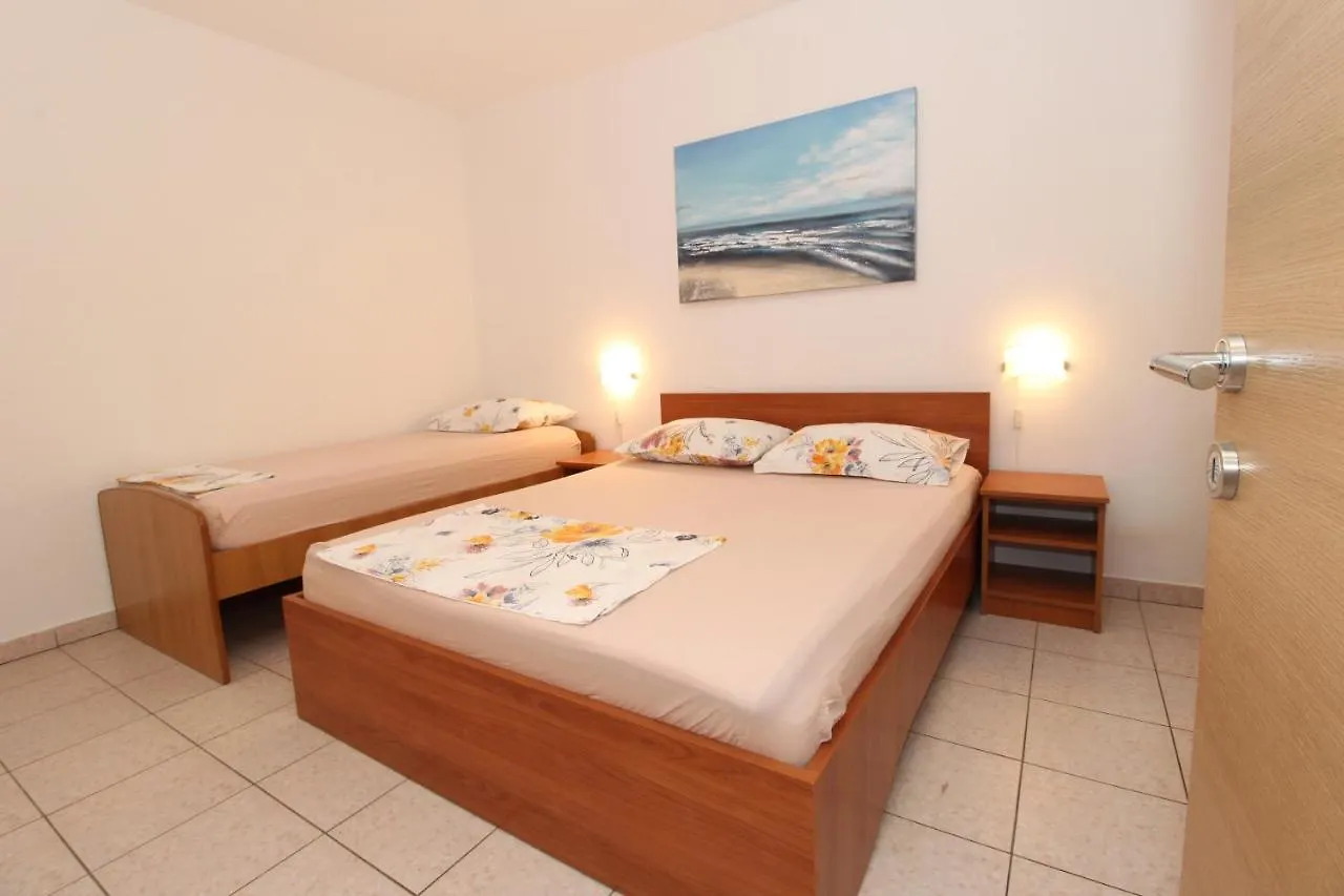 Apartments By The Sea Mandre, Pag - 6284 Kolan