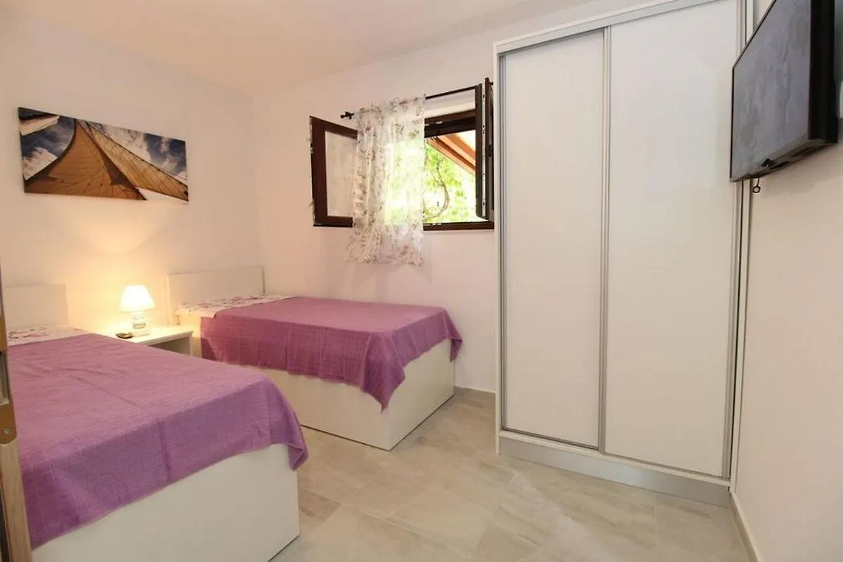 Apartments By The Sea Mandre, Pag - 6284 Kolan