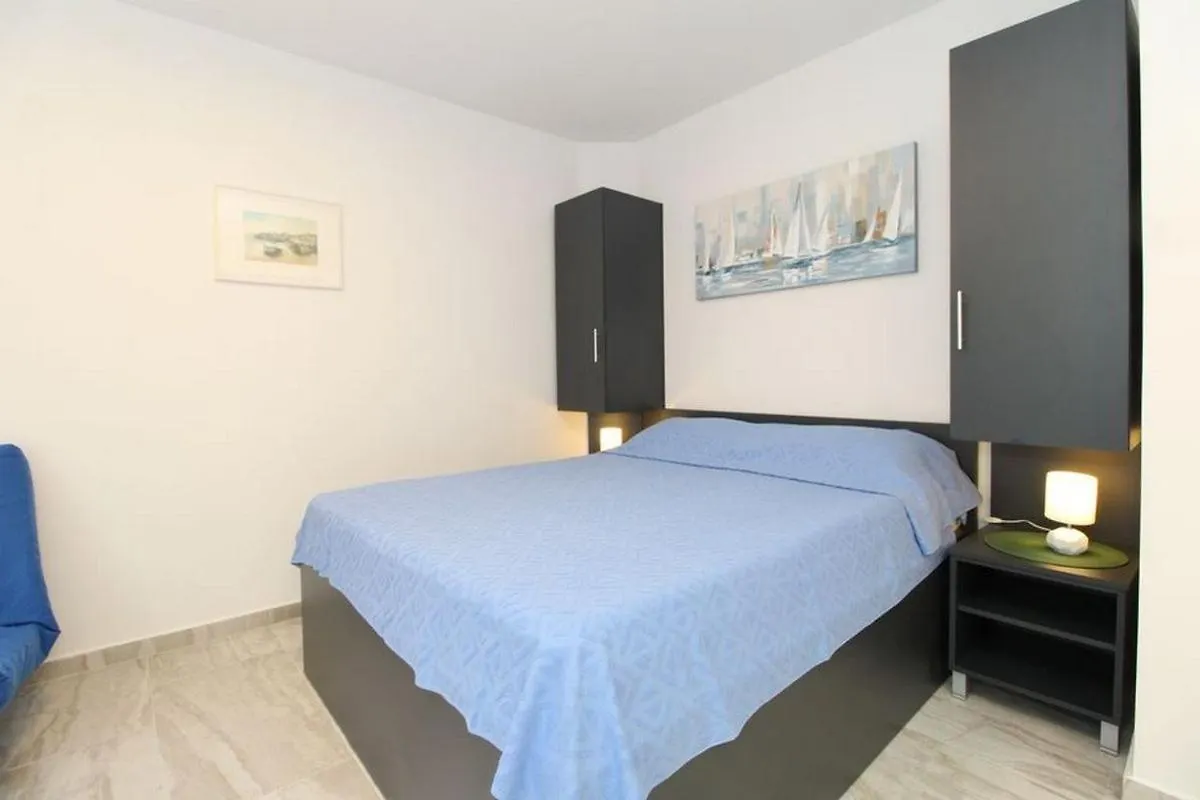 Apartments By The Sea Mandre, Pag - 6284 Kolan