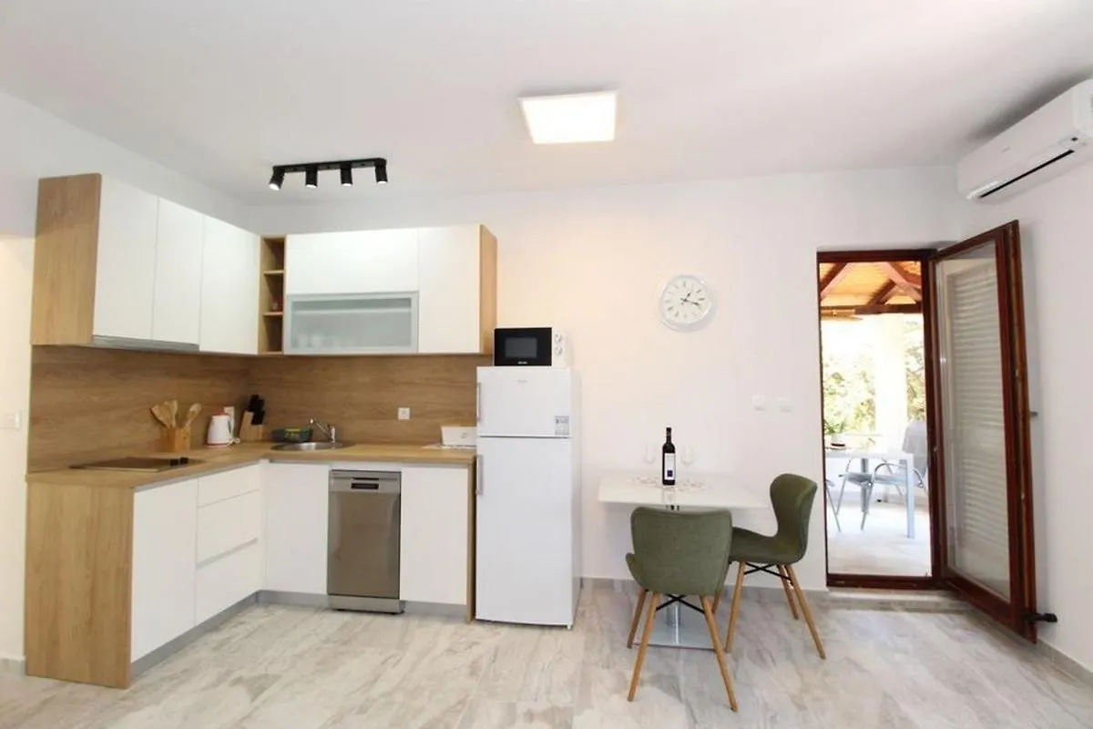Apartments By The Sea Mandre, Pag - 6284 Kolan